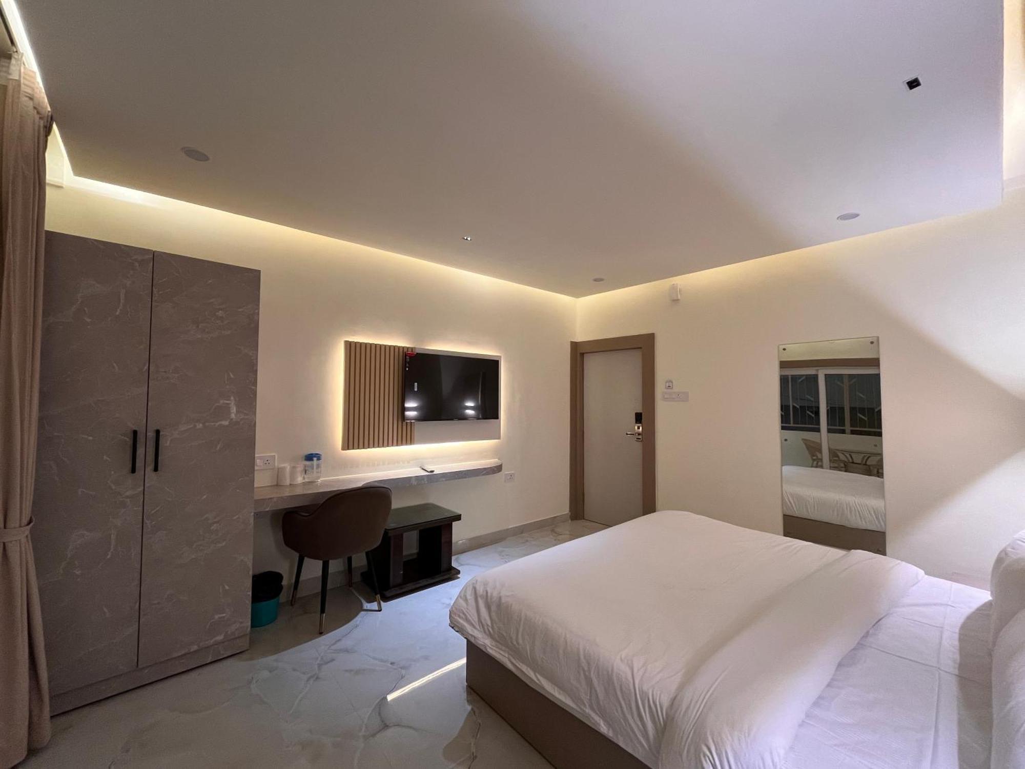 Spruce Hill Hotel & Restro Nainital Buitenkant foto