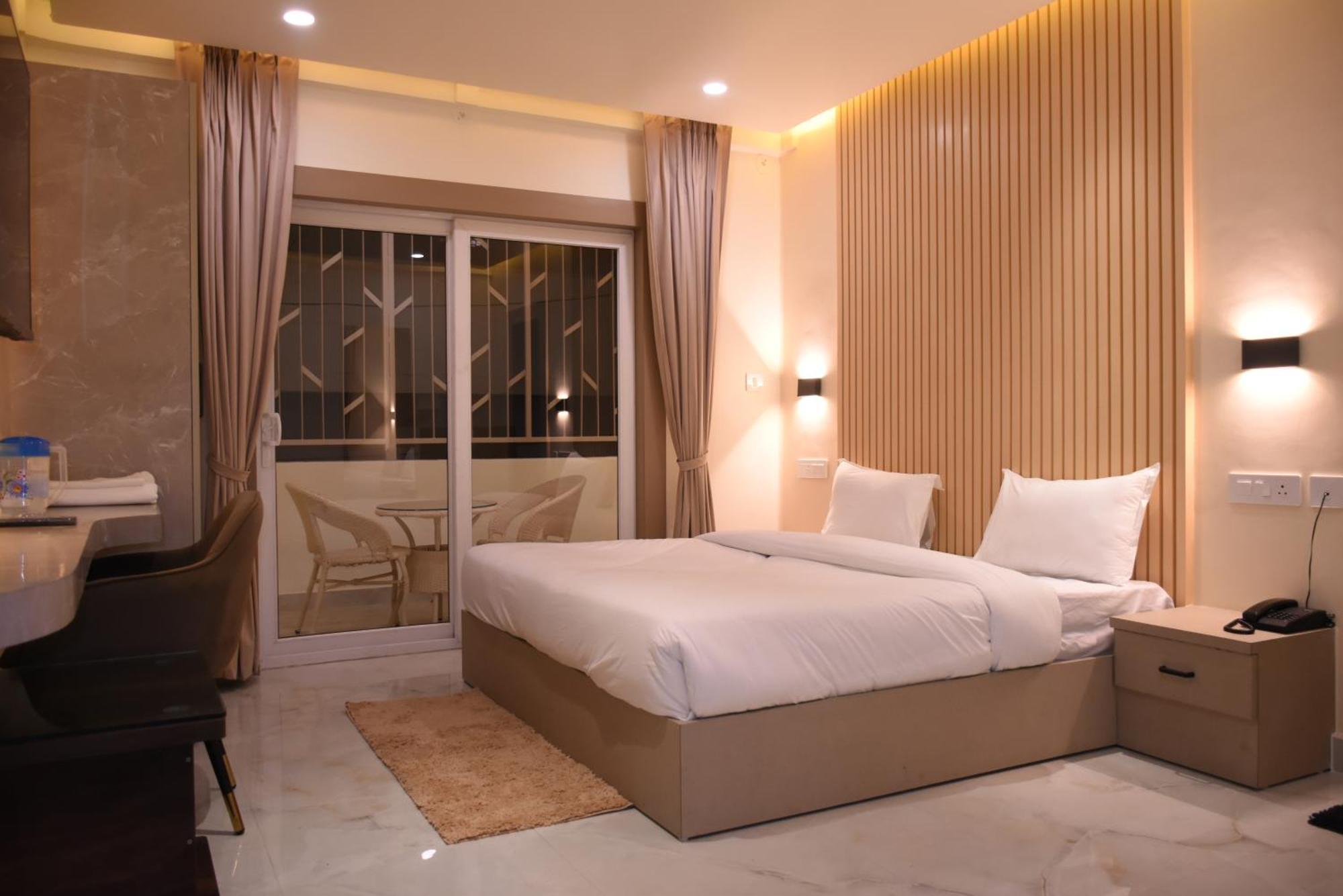 Spruce Hill Hotel & Restro Nainital Buitenkant foto